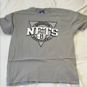 Brooklyn Nets NBA Gray Graphic Tee (XL)
